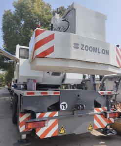 Grue <span class=keywords><strong>mobile</strong></span> sur <span class=keywords><strong>camion</strong></span> Zoomlion 70 tonnes QY70V Machines de chantier d'<span class=keywords><strong>occasion</strong></span> Grues de chantier <span class=keywords><strong>Camion</strong></span> - Product Image 2