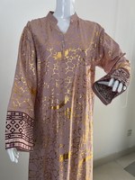 Robe Abaya Maxi Élégante en Rayonne, Imprimé Doré Craquelé de Luxe, Manches et Ourlet Brodés, Robes Kaftan pour Femmes, Robe de Fête pour l'Aïd et le Ramadan