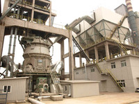 Machine à broyeur à rouleaux verticaux à grande échelle pour le traitement du talc, de la bentonite, de la bauxite et du minerai de fer avec moteur à courant alternatif et boîte de vitesses