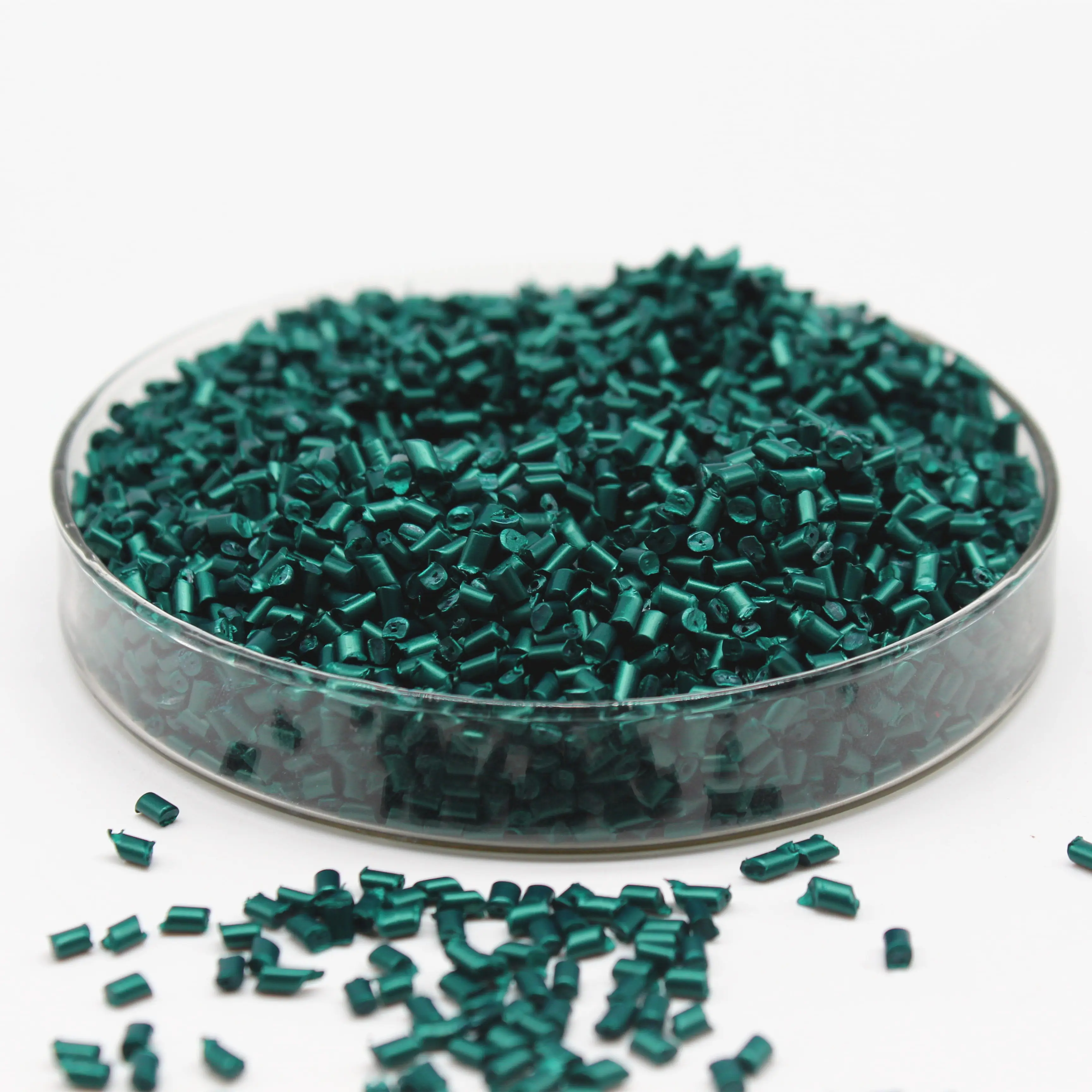 Silk Green Color Custom made Adding ratio 1% -4.0% High Density Masterbatch Granules at Low Price