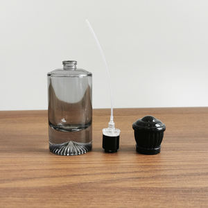 Bouteille cosmétique épaisse à base de volcan 30ml 50ml 100ml Bouteille de parfum en verre de pulvérisation ronde noire - Product Image 5