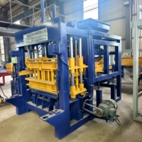 Machine de production de briques en béton industrielle QT7-15 pour les usines moyennes et grandes