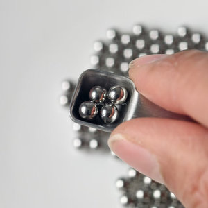 70 piezas/botella de bolas de acero inoxidable <span class=keywords><strong>304</strong></span> de 5 mm de diámetro - Product Image 1