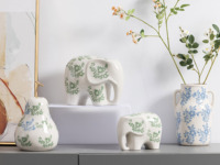 Statue d'éléphant en porcelaine blanche à glaçure craquelée avec motif floral vert, décoration de table pour la maison