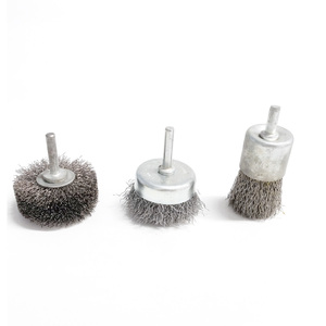 <span class=keywords><strong>Brosse</strong></span> en fil d'acier <span class=keywords><strong>Brosse</strong></span> <span class=keywords><strong>ronde</strong></span> en fil <span class=keywords><strong>métallique</strong></span> de finition en acier <span class=keywords><strong>pour</strong></span> l'élimination de la rouille de forage - Product Image 3