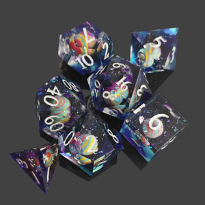 Nuevos Dados de Resina con Forma de <span class=keywords><strong>Planeta</strong></span> para Juegos de Rol D&D y Call of Cthulhu; Juego de 100 Dados Poliédricos D20 con Diseño de Ángulo Recto - Product Image 5