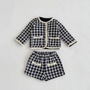 Chất lượng tốt ít cô gái trẻ em của quần áo cô gái Tweed kẻ sọc dài tay mở áo khoác + quần ngắn hai mảnh Bộ - Product Image 3