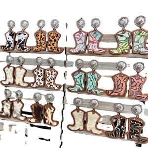 ウエスタン カウボーイ ブーツ イヤリング ボヘミアン カウハイド レオパード柄 ウッド イヤリング - Product Image 1
