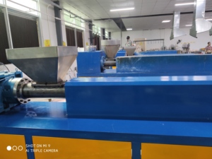 Kunststoff-Extrusionsmaschinen zur Herstellung von Vibrator-Dildo, Penis, Gummi-Vagina, Realistischer Fleshlight, Silikon-Sexspielzeug-Puppe - Product Image 3