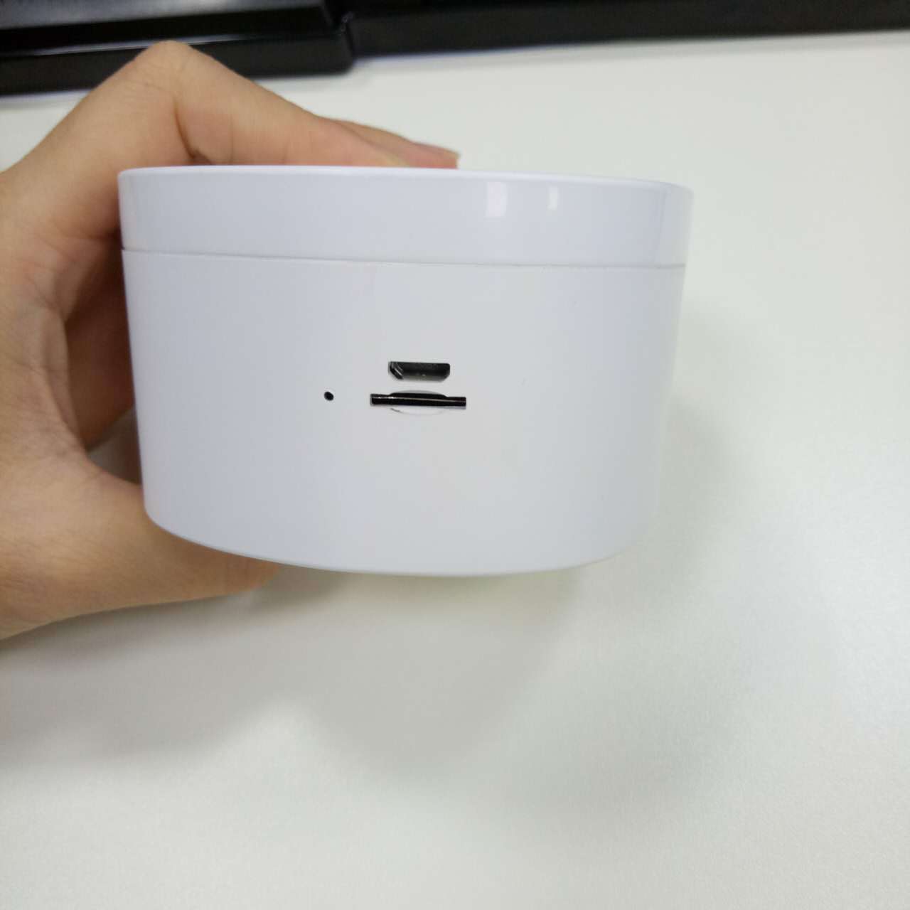 Multi-function Wireless Speaker with Charge Battery and Led Light RGB Colors Led Speaker Base · image 4