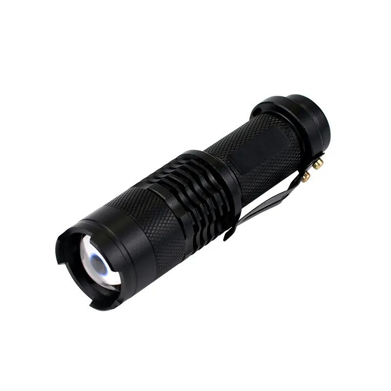 Torcia tattica a LED portatile zoom focalizzabile Flash Light torcia impermeabile di dimensioni MIni per emergenza