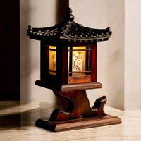 Lanterne de table antique de style traditionnel en bois, lampe d'appoint orientale artisanale de style asiatique en forme de pagode