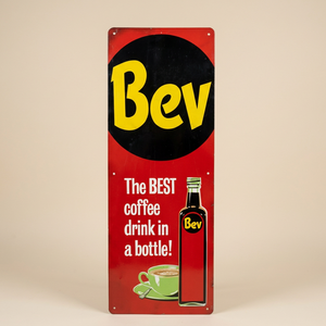 Panneau publicitaire en métal peint, rectangulaire, sérigraphié rouge, jaune, noir, design personnalisé de bouteille de café - Product Image 1