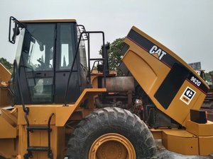 Chargeuse sur pneus d'occasion Caterpillar 962G fabriquée au Japon à vendre avec un bon état et des heures de travail réduites - Product Image 5