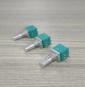 Terwin Eenvoudig Montage Audio Versterker <span class=keywords><strong>Volume</strong></span> Interphone 9Mm 5 Pin 10K Horizontale Potentiometer Met Schakelaar - Product Image 2