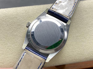 Montre Classique pour Homme à Cadran Saphir Entièrement Sertie de Diamants, Best-Seller, Un Must-Have pour le Succès - Product Image 4