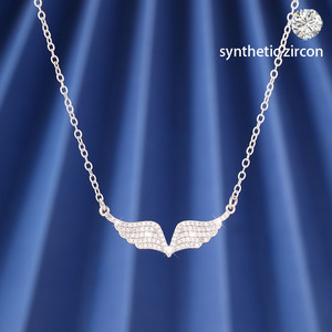 Kalung Liontin Sayap Malaikat Berlapis Emas Tembaga dengan Zirkon Penuh dan Rantai Penghubung, Hadiah Trendi untuk Wanita - Product Image 2