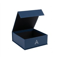 Scatola di Lusso Personalizzata con Chiusura Magnetica a Libro, in Cartone Rigido per Profumi e Cosmetici, Design Gratuito - Design Sofisticato