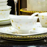 Service de vaisselle de luxe en porcelaine fine, motif feuille dorée, compatible micro-ondes et four, pour la maison, les dîners et comme cadeau de mariage