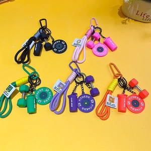 Porte-clés PVC Fitness en Gros d'Usine, Élégant Breloque de Sac Style Ins, Pendentif Haltère Kettlebell pour Couple Unisexe - Product Image 2