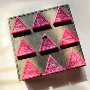 Nuovo Arrivo: Artigianato in Pietra Naturale Curativa Rodonite, Cristallo Rodonite Intagliato a Triangolo Occhio del Diavolo <span class=keywords><strong>per</strong></span> Decorazione d'Interni - Product Image 2
