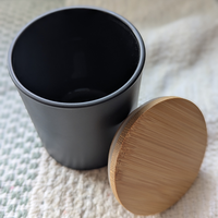 Stoples Lilin Hitam Elegan, Wadah Lilin Hitam Matt, Stoples Lilin Kaca Hitam 4 Ons dengan Tutup Emas