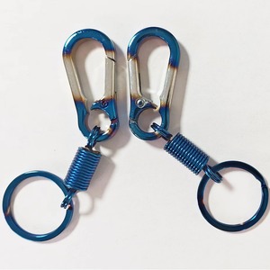 Llavero de acero inoxidable con mosquetón, forma ovalada, esmaltado, ligero, para usar en el coche y en la cintura - Product Image 1