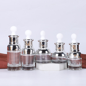 Flacons compte-gouttes en verre ambré 20ml 50ml 100ml <span class=keywords><strong>pour</strong></span> sérum de soin avec bouchon poussoir en aluminium doré et sérigraphie <span class=keywords><strong>pour</strong></span> crème visage - Product Image 3
