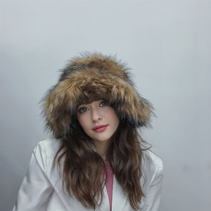 Novo Estilo de Chapéu Feminino de Inverno em Pele Sintética de Guaxinim, Extra Grosso, Outono/Inverno, Estilo Punk Ousado, Chique, Quente e à Prova de Vento para Uso Externo - Product Image 3