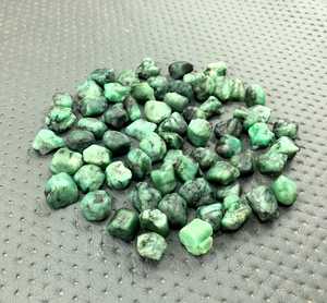 25 pièces pierres précieuses émeraude vertes naturelles 10-12mm grossiste en vrac effet étoile rugueuse pour la fabrication de bijoux de pierre de naissance de mai non traitée - Product Image 4