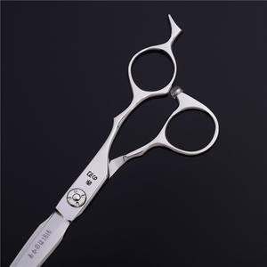 กรรไกรตัดผมอาคาโนะ 1816 สำหรับมืออาชีพ กรรไกรตัดผมแบบแบน สแตนเลส VG10 ใบมีดคม ด้ามยาว ใช้ในร้านเสริมสวย - Product Image 1