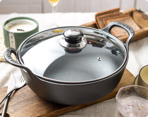 Wok <span class=keywords><strong>de</strong></span> <span class=keywords><strong>Hierro</strong></span> Fundido Resistente a la Oxidación, Nitrurado en Baño Salino, Sin Recubrimiento, con Doble Asa, 12 Pulgadas, 3-4L, Tapa <span class=keywords><strong>de</strong></span> Madera, Precurado, Apto para Gas - Product Image 5
