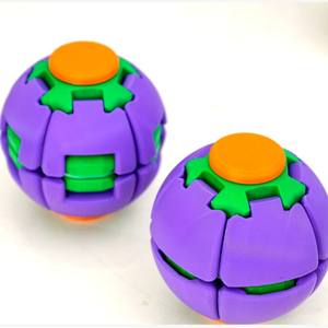Giocattolo Antistress Rotante Stampato in 3D |   Palla Antistress da Spremere |   Giocattolo Sensoriale da Scrivania per ADHD e Ansia in Offerta - Product Image 3