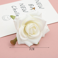 Tissu de soie artificielle de haute qualité multicolore tête de fleur de rose pour la décoration de la maison de mariage DIY