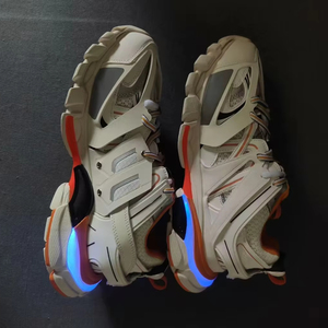 Zapatillas Deportivas Unisex con Luces LED y Franjas Brillantes Multicolores para Eventos Nocturnos, Estilo Balenciaga - Product Image 4