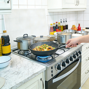 Cuisinière <span class=keywords><strong>et</strong></span> <span class=keywords><strong>four</strong></span> à <span class=keywords><strong>gaz</strong></span> encastrables 5 brûleurs (acier inoxydable) traditionnels pour usage commercial en restaurant <span class=keywords><strong>et</strong></span> extérieur - Product Image 4