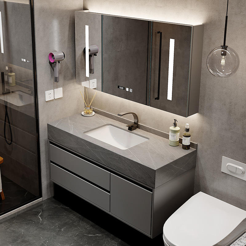 สีเทาเข้ม