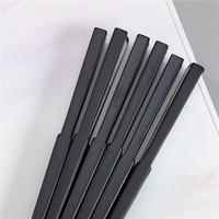 Éventail pliant en bambou de style chinois, sculpté et imprimé, rétro, pour la danse, cadeau créatif pour femmes, pour le Nouvel An chinois