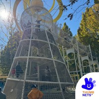 Équipement de parc pour enfants commercial personnalisé pour aire de jeux extérieure, avec passerelle, toboggan tubulaire en dôme, filet d'escalade en maille, mascotte extraterrestre, OEM