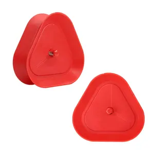 Eastommy ET-108004 Driehoek Kaarthouder Rode Driehoek Vorm Handsfree Speelkaarthouder Plastic Aangepaste Kleur