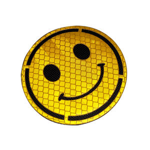 Parche táctico reflectante infrarrojo con cara sonriente, amarillo, con gancho y bucle - Product Image 4