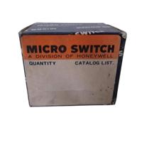 SUPPLY PLC INDUSTRIALSPAREPARTS LOT 10 SWITCH PT MZ33 PUSHBUTTON PLASTIK MERAH