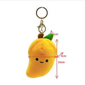 Atacado barato bonito dos desenhos animados mini manga fruta boneca brinquedo chaveiro pingente mochila chaveiro ornamento jogo boneca máquinas prêmios