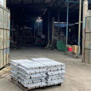 Lingot d'alliage d'aluminium de haute pureté AlSi9Cu3 pour chauffe-eau et chaudières - Product Image 3