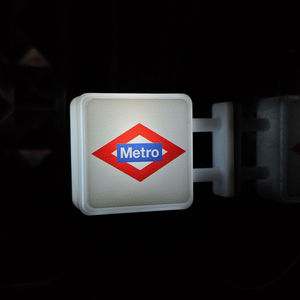 Nouvelle Décoration Personnalisée Créative Lumineuse pour Réfrigérateur 2026 – Autocollant Magnétique avec Petite Boîte à Lumière LED et Panneau Publicitaire - Product Image 5