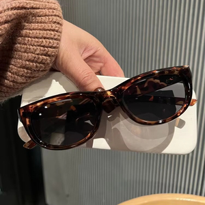 Nouvelles lunettes de soleil tendance œil de chat, style urbain, classiques, protection solaire extérieure, de luxe pour femmes - Product Image 2