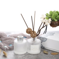 Vente flash, diffuseur de parfum en verre vide de luxe de style nordique blanc, 100 ml, avec boîte et bâtonnets en fibre noire pour la maison