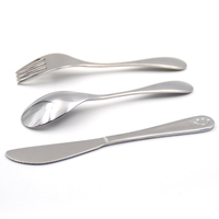 Ensemble de couverts pas cher (cuillère, fourchette, couteau) en acier inoxydable, style classique, populaire pour les restaurants, style sud-américain