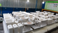 WC suspendu Salle de bain murale moderne Toilette en céramique sans rebord Toilette suspendue au mur Commode de salle de bain cuvettes de wc