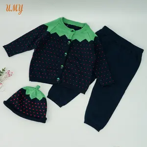 New Baby knitted strawberry Clothing Set Cotton Conjuntos De Roupas De Beb Baby Clothes Newborn Set Gift Box